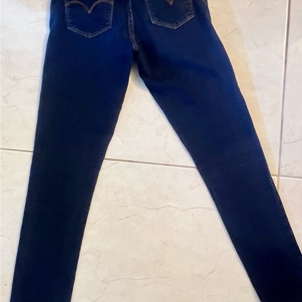 Levi's Women's Straight Leg Jeans - Dark Blue Wash - Picture 6 of 9